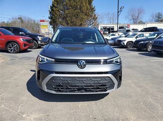 Used 2025 Volkswagen Taos SE w/ Panoramic Sunroof Package video 2