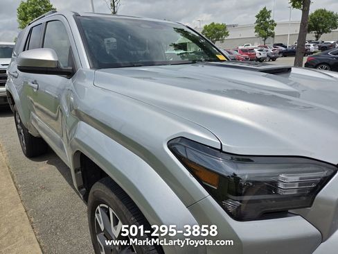 Used 2025 Toyota 4Runner TRD Sport AWD/4WD image 3