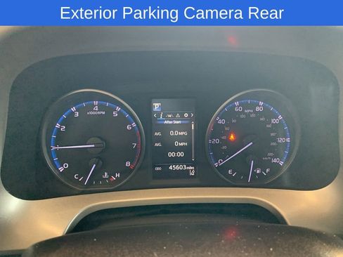 Used 2018 Toyota RAV4 LE image 6