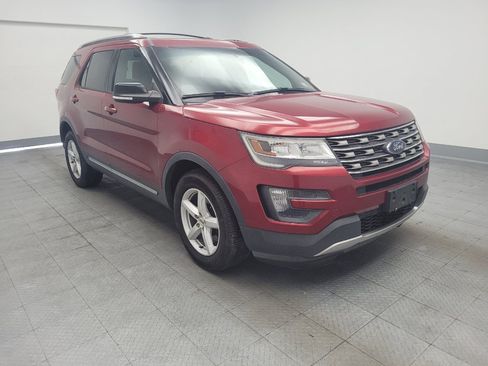 Used 2016 Ford Explorer XLT w/ Equipment Group 201A AWD/4WD image 13