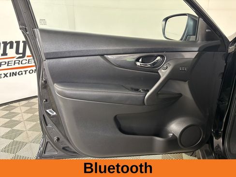 Used 2018 Nissan Rogue SV w/ Premium Package image 9