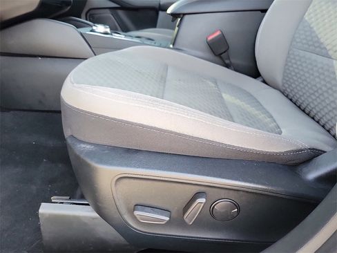 Used 2021 Ford Escape SE w/ SE Sport Appearance Package image 12