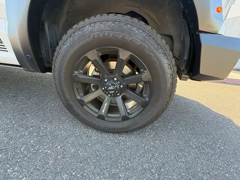 Used 2019 Ford F150 Lariat w/ Equipment Group 502A Luxury AWD/4WD image 22