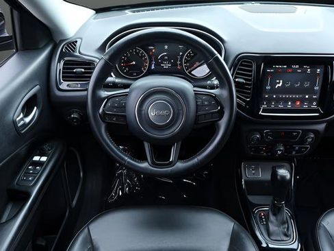 Used 2018 Jeep Compass Latitude w/ Popular Equipment Group FWD image 15