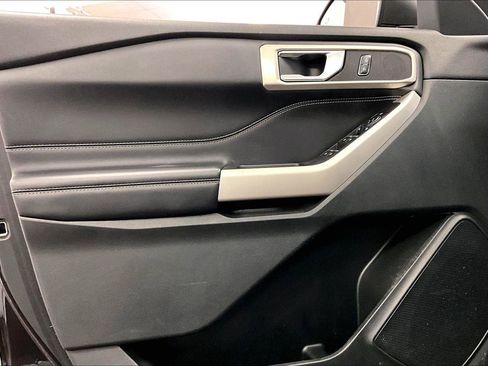 Certified 2022 Ford Explorer XLT w/ Equipment Group 202A image 22