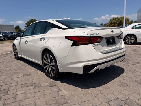 Used 2020 Nissan Altima 2.0 Platinum FWD image 11