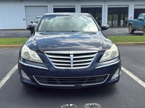 Used 2012 Hyundai Genesis 3.8 w/ Premium Pkg RWD image 2