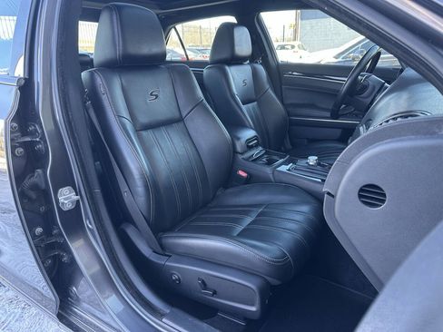 Used 2018 Chrysler 300 S w/ 300S Premium Group AWD/4WD image 38