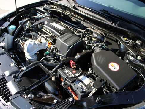 Used 2015 Honda Accord Sport image 32