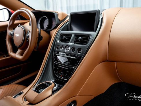 Used 2020 Aston Martin DB11 AMR image 47