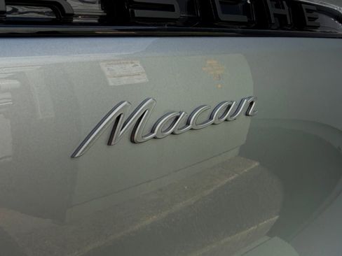 Certified 2025 Porsche Macan AWD/4WD image 41