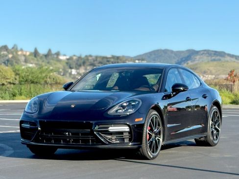 Used 2018 Porsche Panamera Turbo image 11