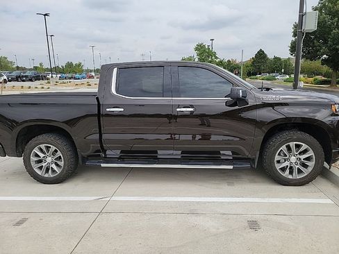 Used 2019 Chevrolet Silverado 1500 High Country w/ Technology Package AWD/4WD image 4