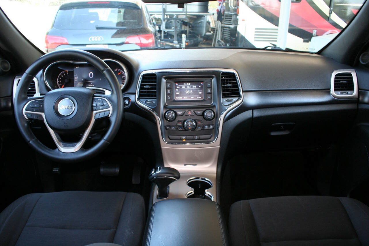 Used 2014 Jeep Grand Cherokee Laredo w/ Quick Order Package 23E AWD/4WD image 14