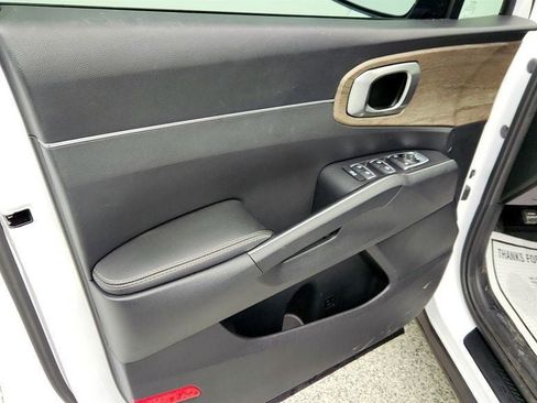 Used 2022 Kia Sorento S image 10