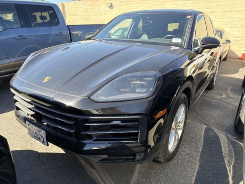 Used 2024 Porsche Cayenne AWD/4WD image 4