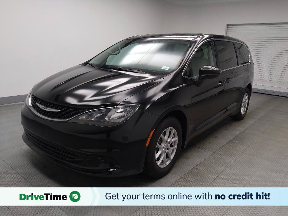 Used 2017 Chrysler Pacifica LX FWD image 1