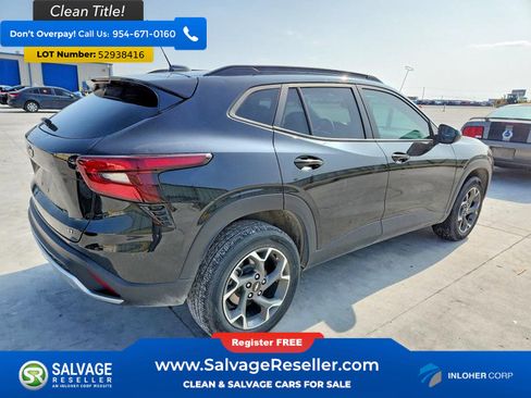 Used 2024 Chevrolet Trax LT FWD image 4