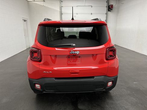 Used 2020 Jeep Renegade Limited w/ UConnect 8.4 Nav Group AWD/4WD image 7