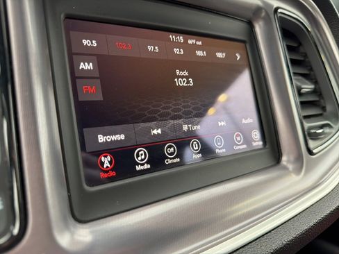 Used 2019 Dodge Challenger SXT image 35