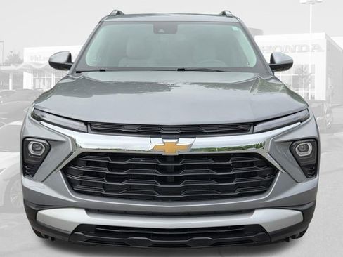 Used 2025 Chevrolet TrailBlazer LT AWD/4WD image 6
