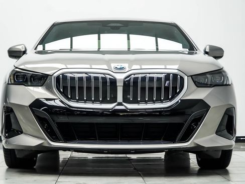 Used 2026 BMW i5 eDrive40 w/ M Sport Package RWD image 10