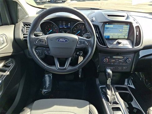 Certified 2018 Ford Escape SE w/ SE Sport Appearance Package image 9