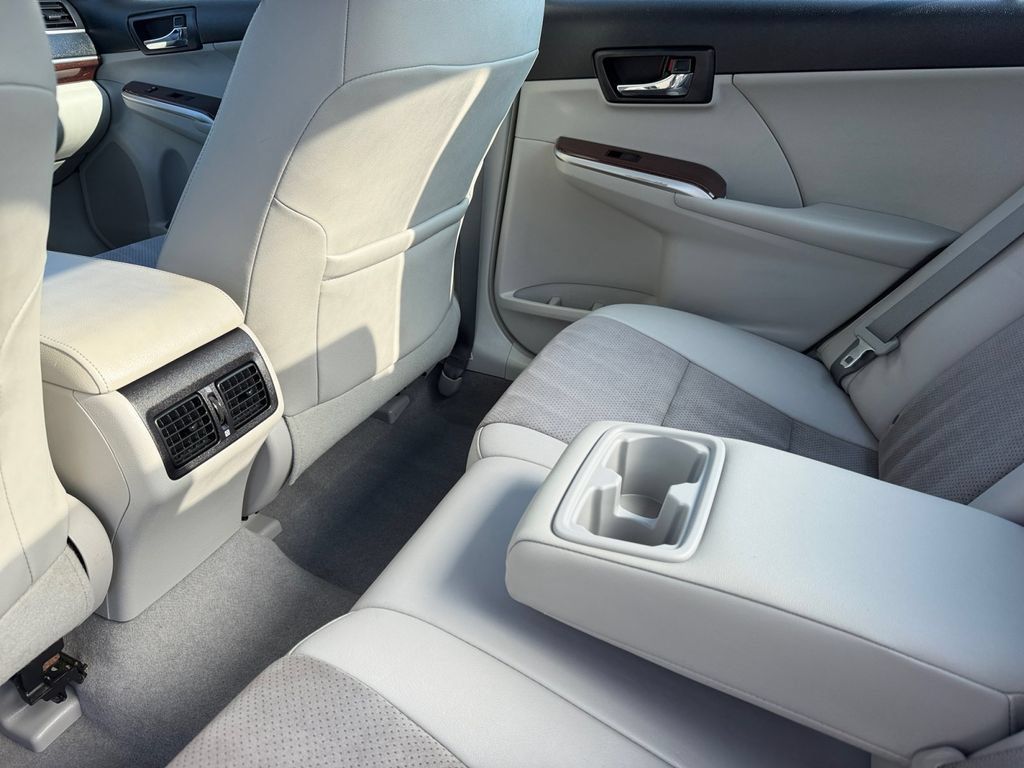 Used 2012 Toyota Camry XLE w/ Leather Pkg FWD image 15