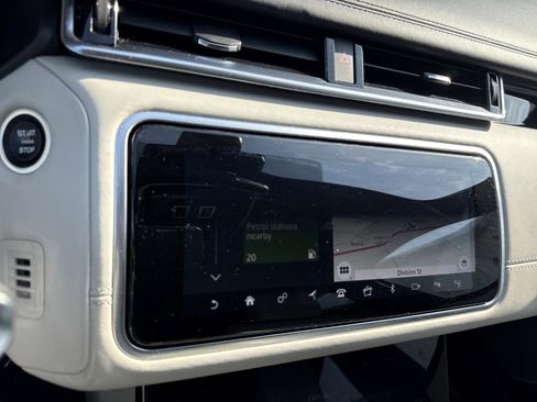 Used 2018 Land Rover Range Rover Velar R-Dynamic SE image 30