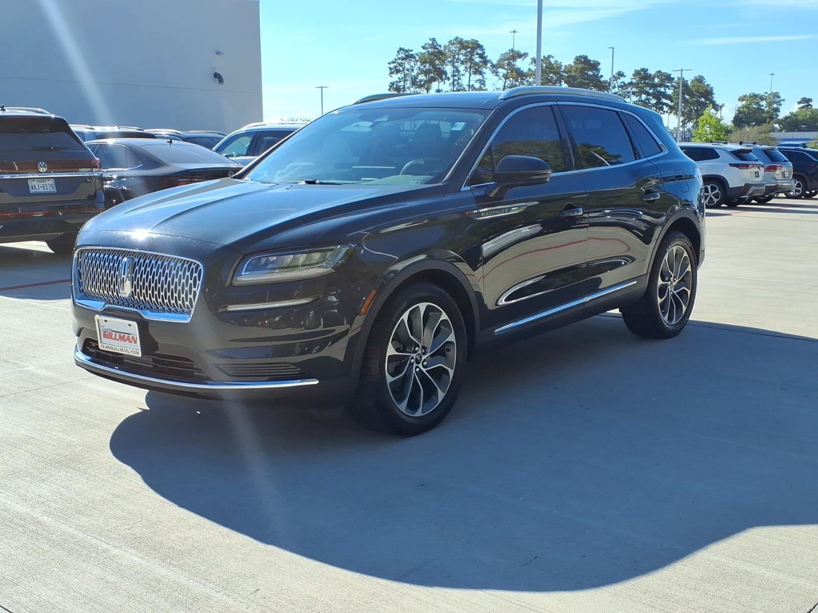 Used 2022 Lincoln Nautilus Reserve w/ Luxury Package AWD/4WD image 2