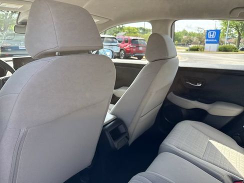 Certified 2025 Honda HR-V LX image 20