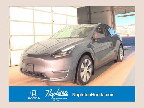 Used 2023 Tesla Model Y Long Range image 1