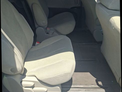 Used 2013 Toyota Sienna L FWD image 9