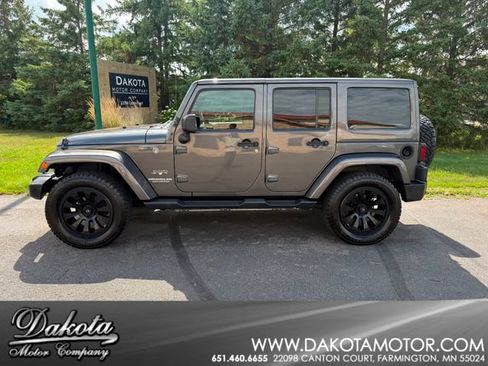 Used 2017 Jeep Wrangler Unlimited Sahara w/ Dual Top Group AWD/4WD image 1