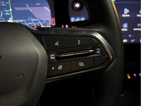 Used 2025 Chevrolet Equinox EV LT w/ Convenience Package image 19