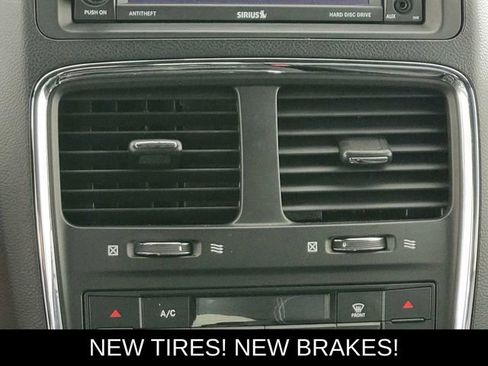 Used 2017 Dodge Grand Caravan SXT w/ Driver Convenience Group image 23