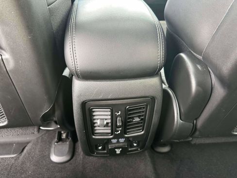 Used 2022 Dodge Durango GT image 11