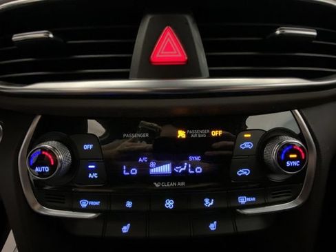 Used 2019 Hyundai Santa Fe SEL FWD image 18