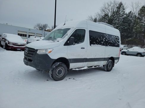 Used 2025 Mercedes-Benz Sprinter 2500 image 16