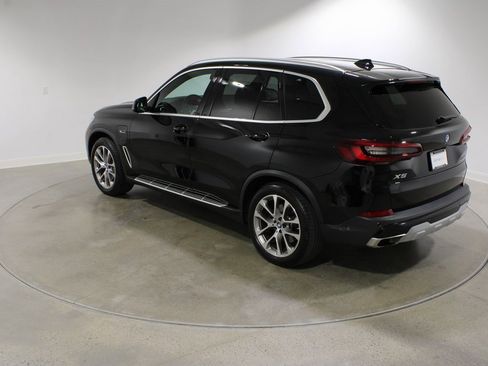 Used 2023 BMW X5 xDrive45e image 3