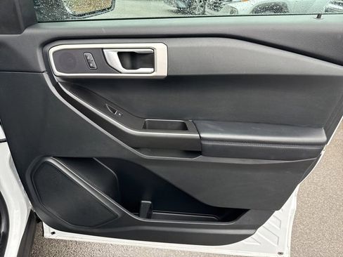 Used 2021 Ford Explorer 2WD image 16