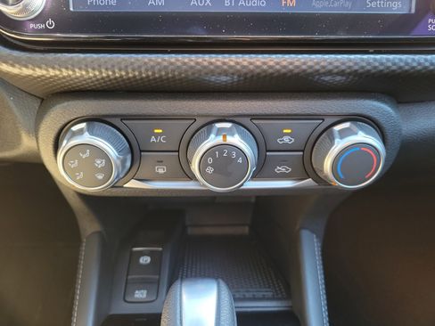 Used 2023 Nissan Kicks SV image 33