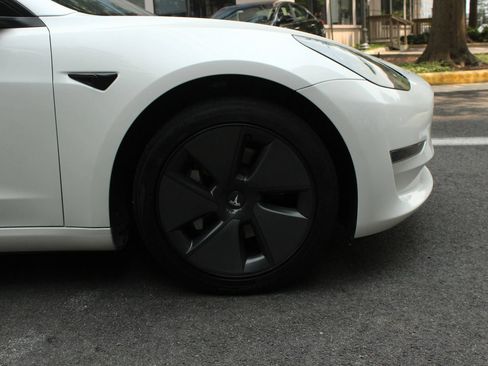 Used 2023 Tesla Model 3 Standard Range RWD image 4