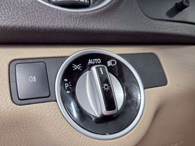 Used 2012 Mercedes-Benz C 300 4MATIC Sedan w/ Multimedia Pkg image 29
