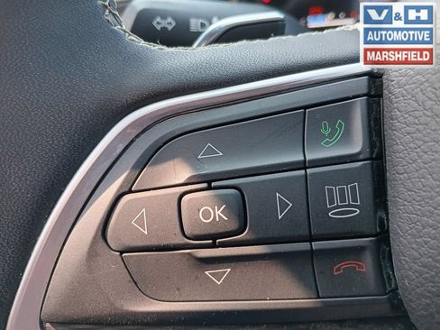 Used 2023 Jeep Grand Cherokee Altitude AWD/4WD image 13