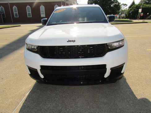 Used 2023 Jeep Grand Cherokee L Laredo AWD/4WD image 8