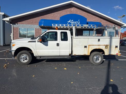 Used 2011 Ford F350 XL w/ PWR Equipment Group image 3