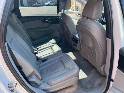 Used 2018 Audi Q7 3.0T Premium Plus w/ Premium Plus Package AWD/4WD image 12