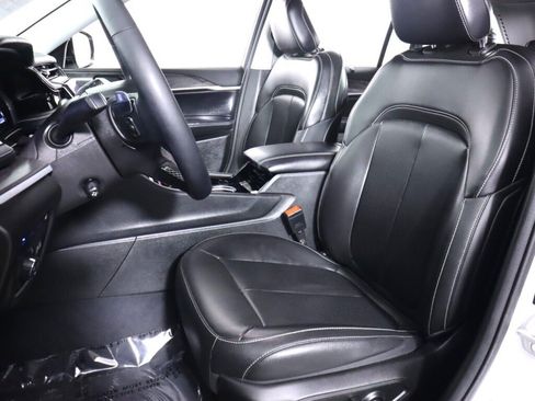 Used 2023 Jeep Grand Cherokee 4WD 4xe w/ Luxury Tech Group II image 37