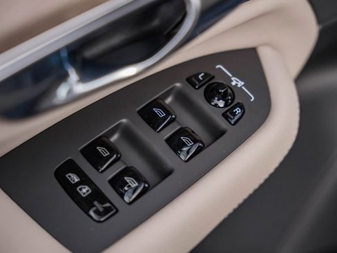 New 2026 Volvo XC90 B6 Plus image 38